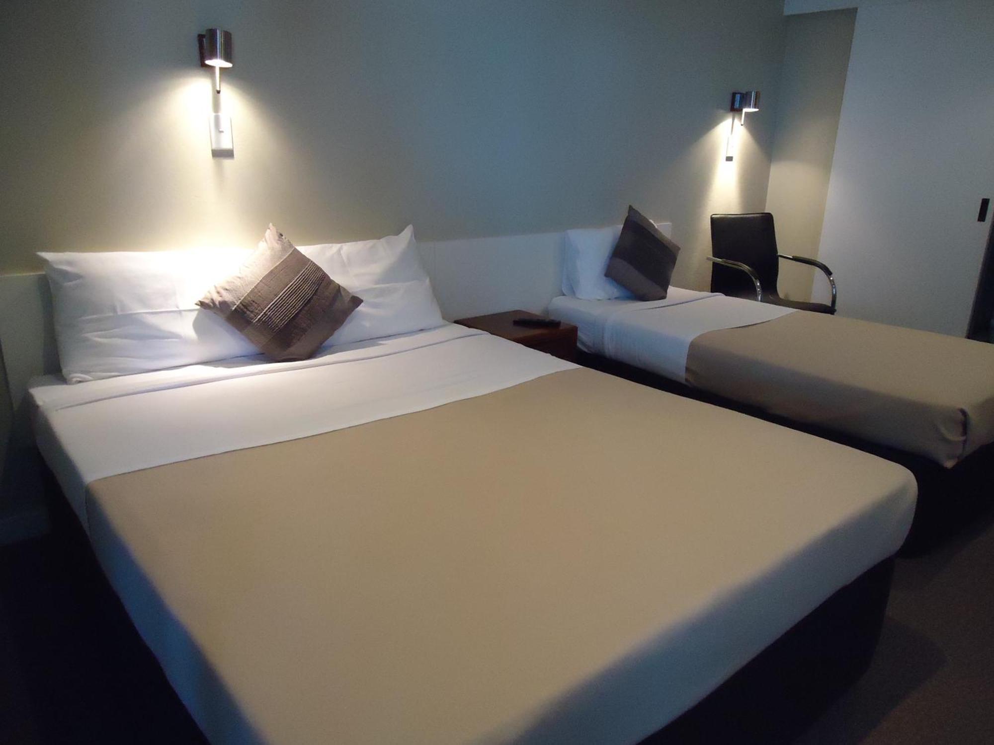 Moondarra Motel อินนิสเฟล ภายนอก รูปภาพ