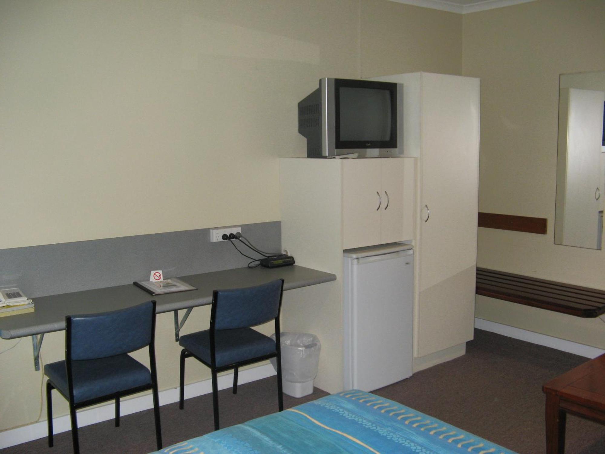 Moondarra Motel อินนิสเฟล ภายนอก รูปภาพ