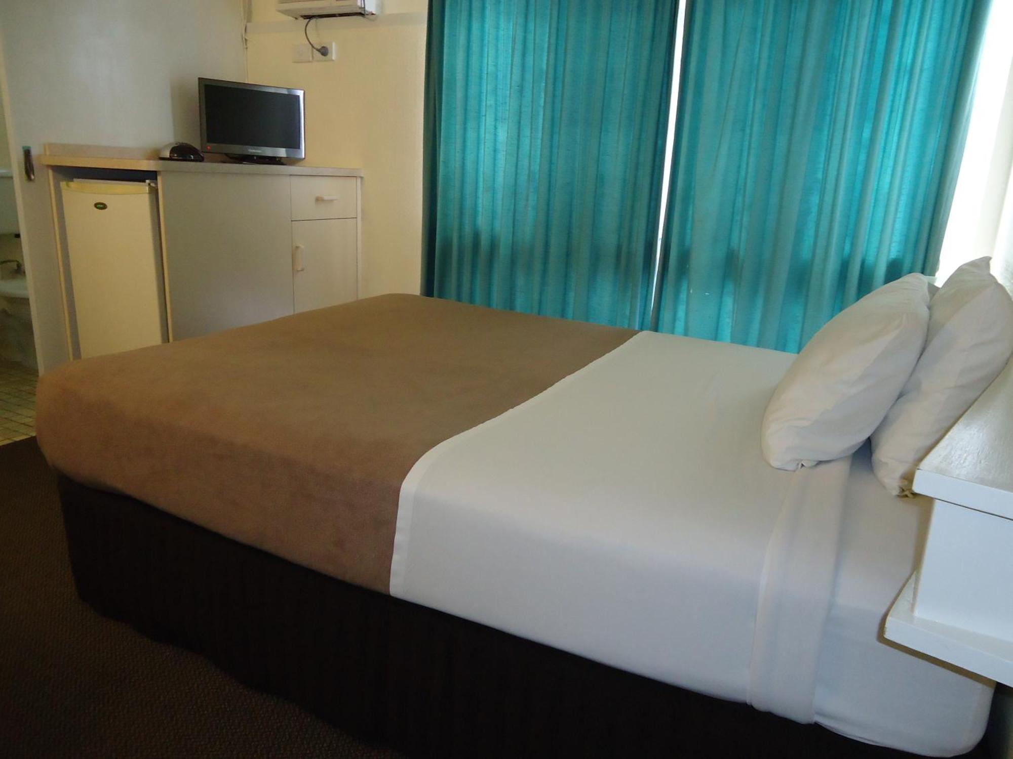 Moondarra Motel อินนิสเฟล ภายนอก รูปภาพ