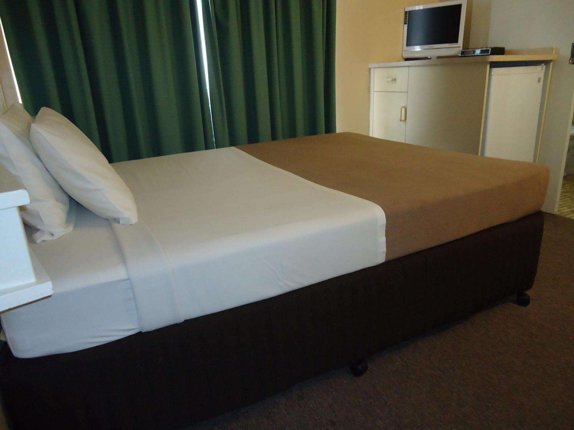 Moondarra Motel อินนิสเฟล ภายนอก รูปภาพ