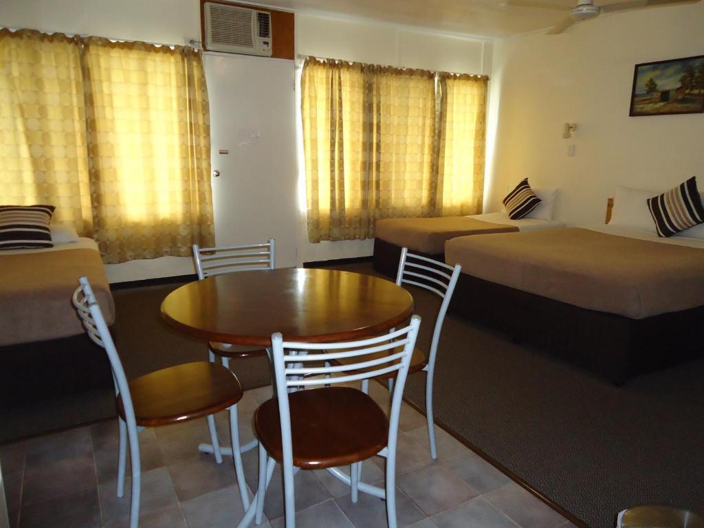 Moondarra Motel อินนิสเฟล ห้อง รูปภาพ